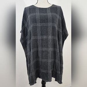 *NWT* Ann Taylor Gray Plaid Poncho Top Oversized Warm Cozy Chic, size M/L